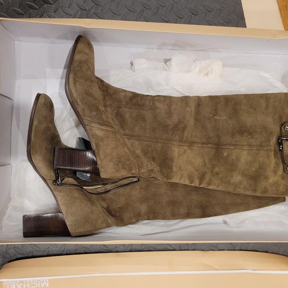 Michael Kors Suede Boots (Army green colour) - Picture 4 of 4